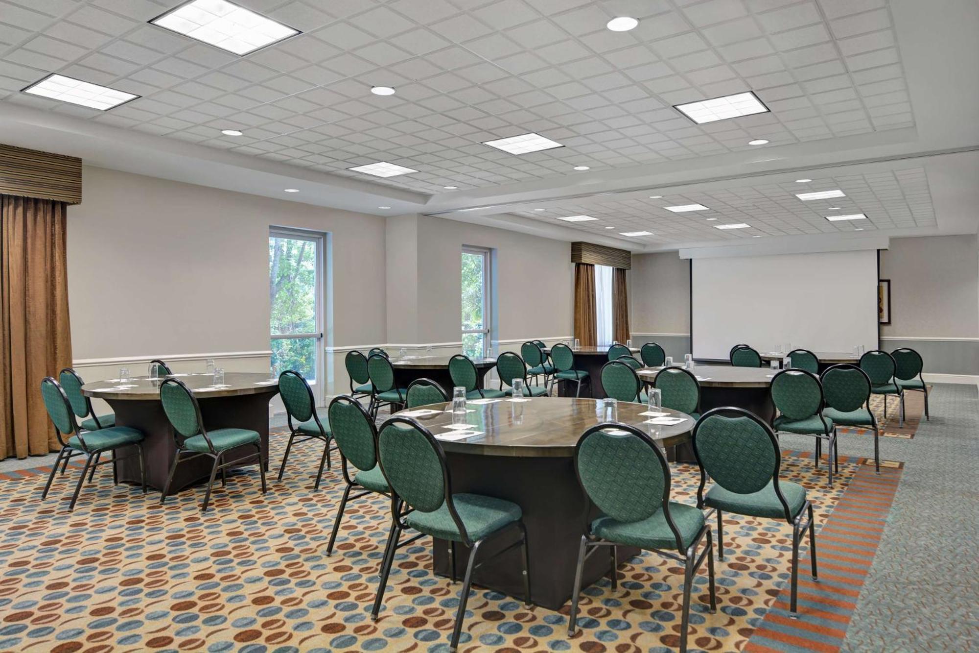 Hilton Garden Inn Jacksonville Jtb/Deerwood Park מראה חיצוני תמונה