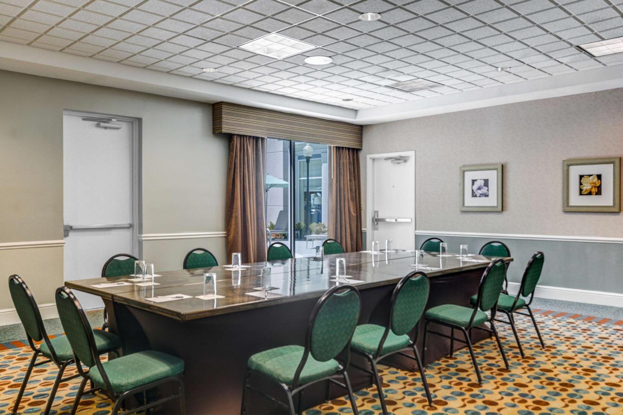 Hilton Garden Inn Jacksonville Jtb/Deerwood Park מראה חיצוני תמונה