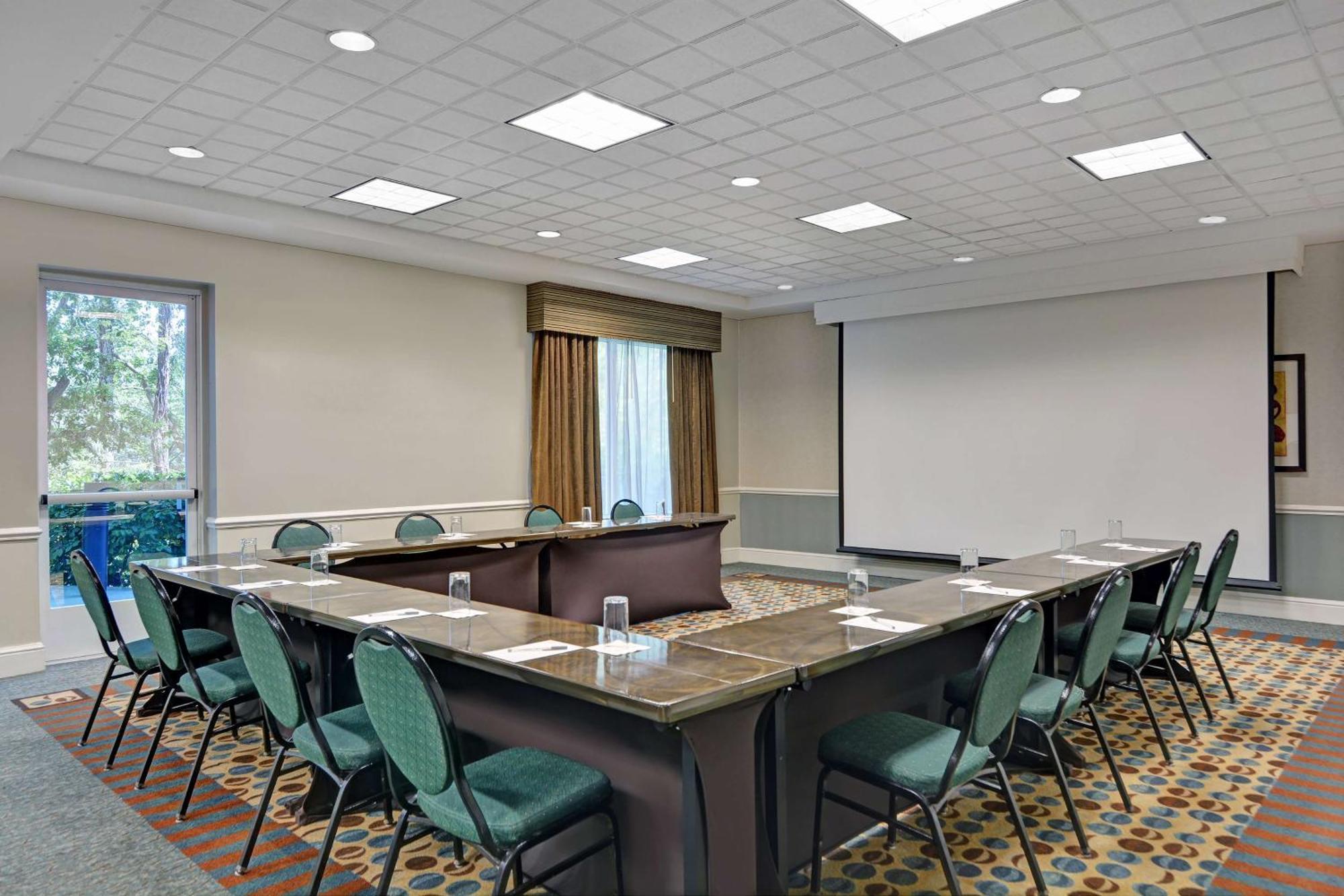 Hilton Garden Inn Jacksonville Jtb/Deerwood Park מראה חיצוני תמונה